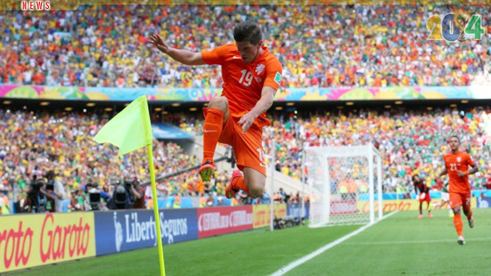 Peringkat ketiga Piala Dunia 2014 adalah pencapaian terbaik Louis van Gaal bersama timnas Belanda. Copyright: © GETTY IMAGES